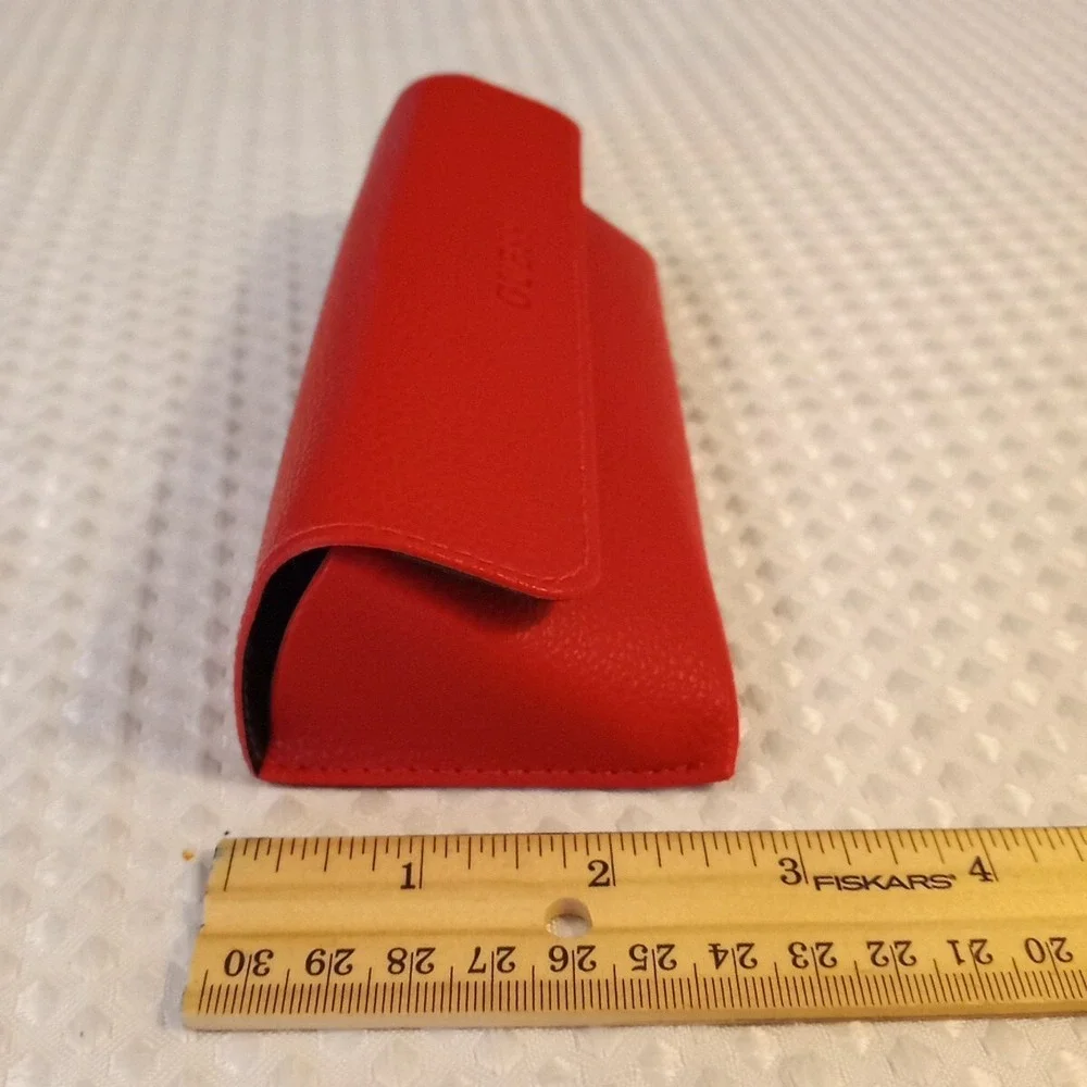 Guess Red Leather Eyeglass Case Black Velvet Lined Designer Sunglass Snap Holder